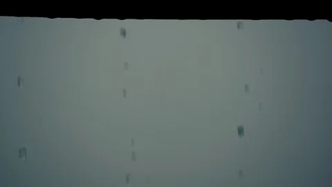 Slow motion rain falling and droplets from roof building is beuaty 库存影片 113970855