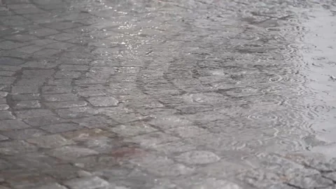 Slow motion rain on the street Video stock 160985793