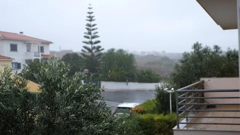 Slow Motion Rain in a Sub Urban Neighborhood 库存影片 97804654