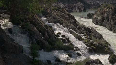 Slow motion rapids at Li Phi Somphamit Falls Vídeos de archivo 334977245