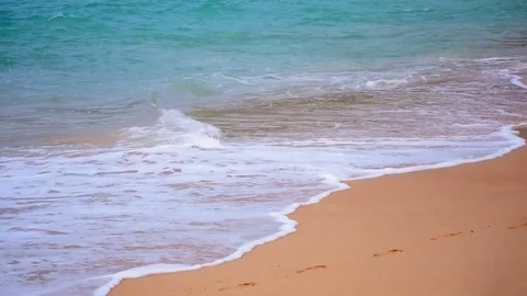 Slow motion seascape view of tropical beach in amazing pastel colors. Vídeos de archivo 75895985