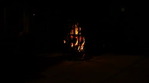 Slow motion shot of campfire on a sumer evening 스톡 동영상 42107549