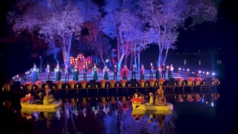 Slow motion shot of folkloric ballet and canoe in chapultepec in mexico city at 스톡 동영상 334158614
