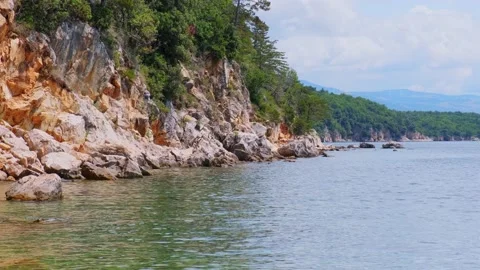 Slow motion shot: Incredibly beautiful coast of the Adriatic Sea. Croatia. 4k Stockbeeldmateriaal 132015357