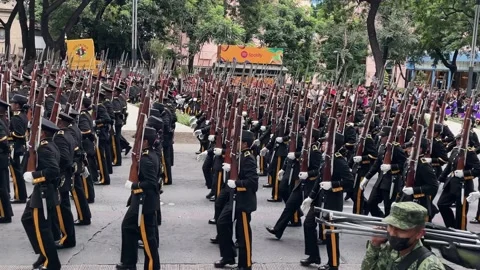 Slow motion shot of the infantry corps of the mexican army during the Vídeos de archivo 212233794