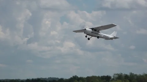 Slow Motion Small Plane Flying 스톡 동영상 94783838