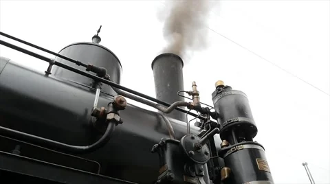 Slow motion of steam engine locomotive. old technology 库存影片 43619089