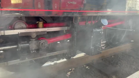 Slow motion steam Train close up wheels with smoke UK England 4K Vidéo 320362286