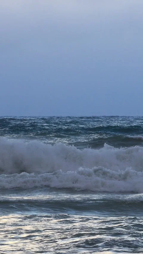 Slow Motion Stormy Sea Waves At Dusk Vertical Video 스톡 동영상 345087162