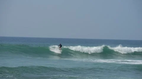 Slow motion surfing 스톡 동영상 274889182