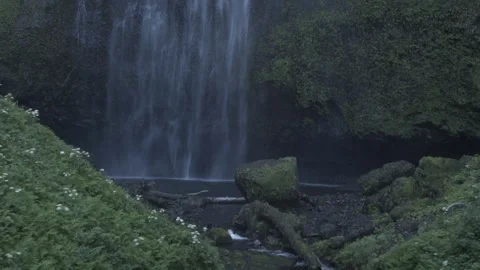 Slow Motion Tilt Up From Base Pool to Multnomah Falls Oregon Waterfall Stock Footage 336267029