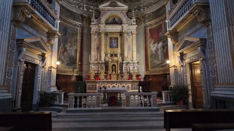 Slow Motion Tracking Shot Of Baroque Altar And Statues In Santa Lucia 動画素材 329713272