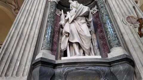 Slow Motion Tracking Shot Of Baroque Apostle Statue Saint James Minor Vídeos de archivo 330122157