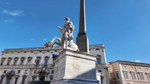 Slow Motion Tracking Shot Of Dioscuri Fountain And Obelisk Rome 動画素材 330122756
