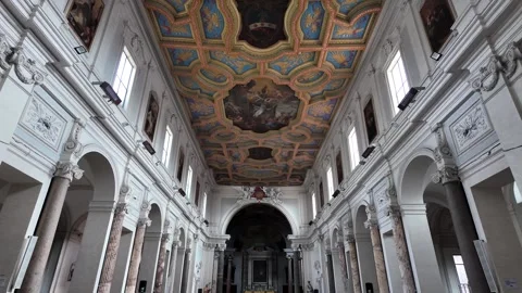 Slow Motion Tracking Shot Of Interior Details In Basilica Sant'Anastasia Vídeo Stock 330123623