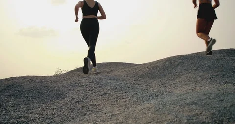 SLOW MOTION, Trail Running partners friends goal successful in the rock mountain Видео 124366340