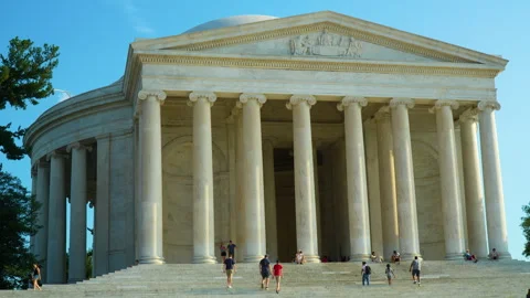 Slow Motion Tripod Shot of Thomas Jefferson Memorial With Grand Marble Stairs Vídeo Stock 343325558