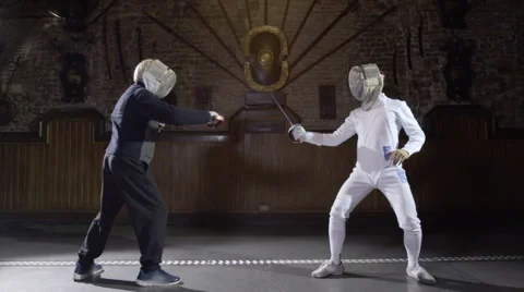 Slow motion Two fencers in fierce duel Vídeo Stock 66693771
