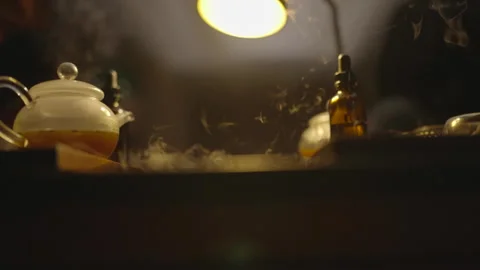 Slow motion two waiters taking dish simultaneously, symmetrical Vídeos de archivo 336366676
