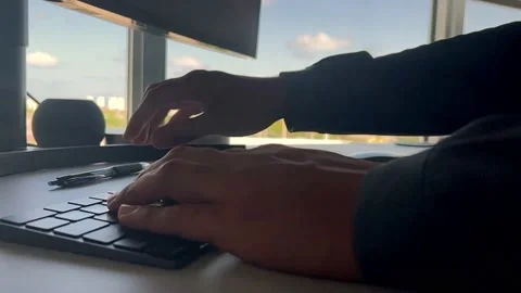 Slow motion typing wireless keyboard Stock-Footage 202185573