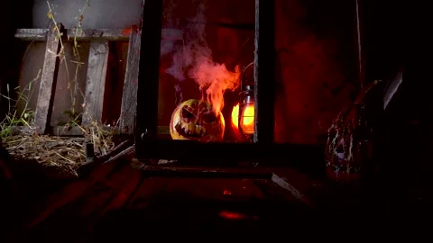 Slow motion video art scary halloween with pumpkins and old kerosene lamp Stock-Footage 286205840