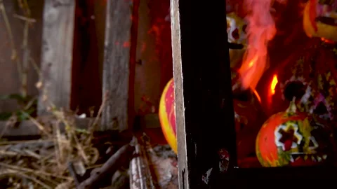 Slow motion video art scary halloween with pumpkins and old kerosene lamp Stockbeeldmateriaal 286207200