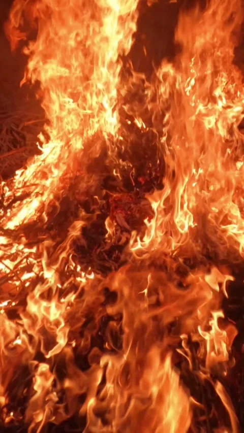 Slow motion video of camera above a blazing fire Video stock 321861546