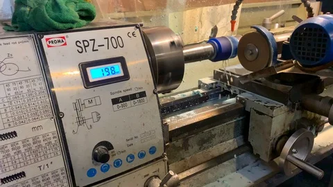 Slow motion video of how a grinding machine works Stock-Footage 116170420