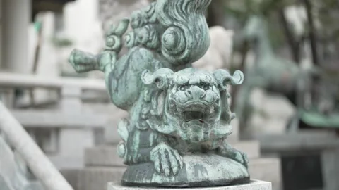 Slow motion video the Leon Stone, Osaka Japon Stock Footage 283695006