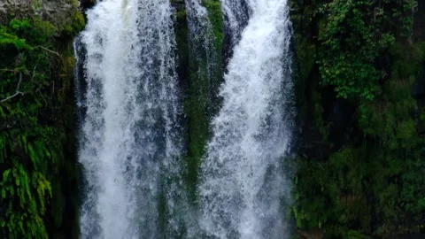 Slow motion view of the Chamarel waterfall in Mauritius Video stock 169999739
