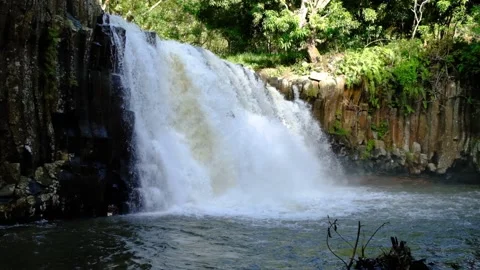 Slow motion view of the Rochester waterfall in Mauritius Video stock 169999511