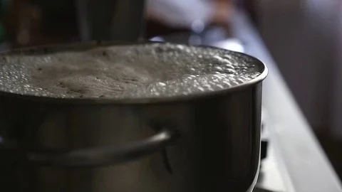 Slow motion water boiling Video stock 74340502