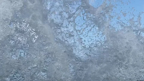 Slow motion wave breaking splash 库存影片 221098013