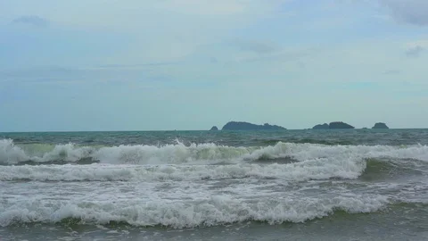 Slow motion wave sea on sand beach and beautiful nature summer 库存影片 114698510