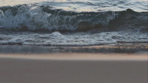 Slow Motion waves on a beach Vidéo 48866866