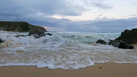 Slow Motion Waves on a beach Vídeos de archivo 343044748