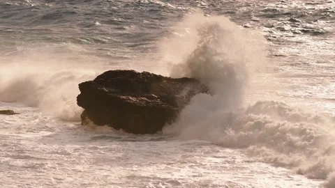 Slow Motion Waves Crashing on Rock in the Water Close Up 스톡 동영상 133201876