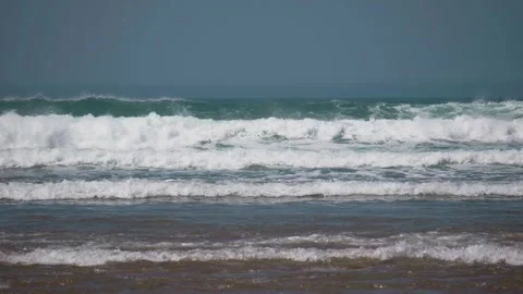 Slow motion waves rolling towards camera Video stock 270485135