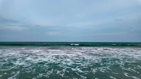 Slow motion waves on the sea	4K Stock Footage 314778440