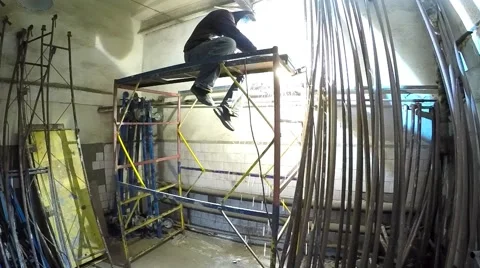 Slow motion. Welder working in the old building workshop on forests. 库存影片 55898860