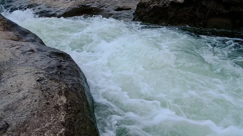 Slow motion white water river Video stock 103629928