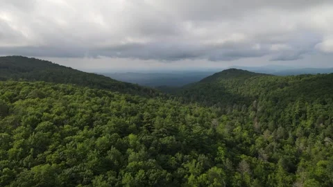 Slow Mountain Flyover 動画素材 246382542