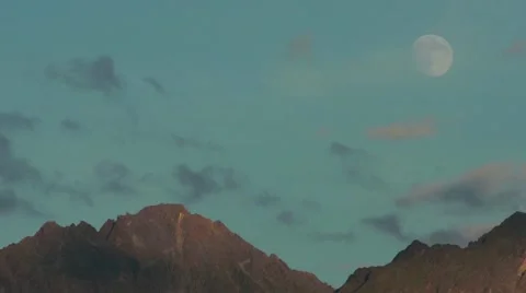 Slow mountain timelapse with moon 库存影片 42765882