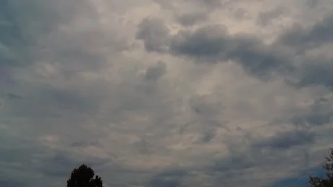 The slow movement of a threatening cloud in the horizon. The beginning of bad Stock Footage 252129044
