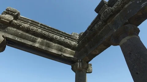 Slow Pan Down Ancient Pillars in Ruined Synagogue Видео 77699639