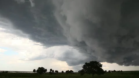 Slow Pan of Large Sea-breeze Thunderstorm with Wall Cloud - 30p Vidéo 20438053
