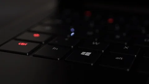 Slow pan over Microsoft Windows Start button key Vídeo Stock 120751554