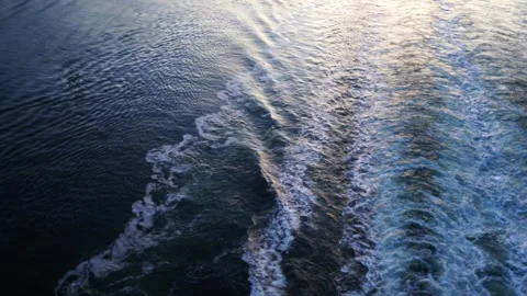 Slow Pan of the Subtle Ocean Wave Ripples Vídeos de archivo 255329124