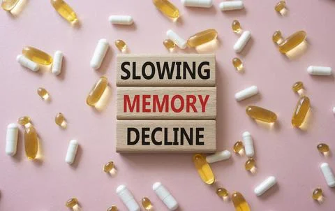 Slowing Memory Decline symbol. Concept words Slowing Memory Decline on wood.. Foto stock