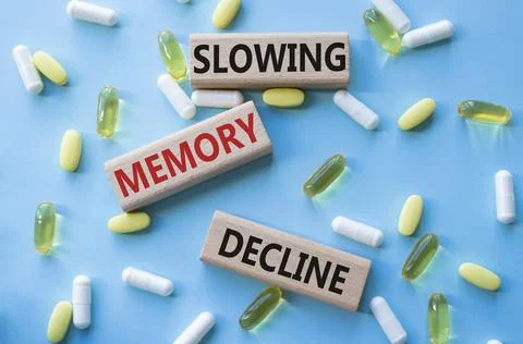 Slowing Memory Decline symbol. Concept words Slowing Memory Decline on wood.. Foto stock